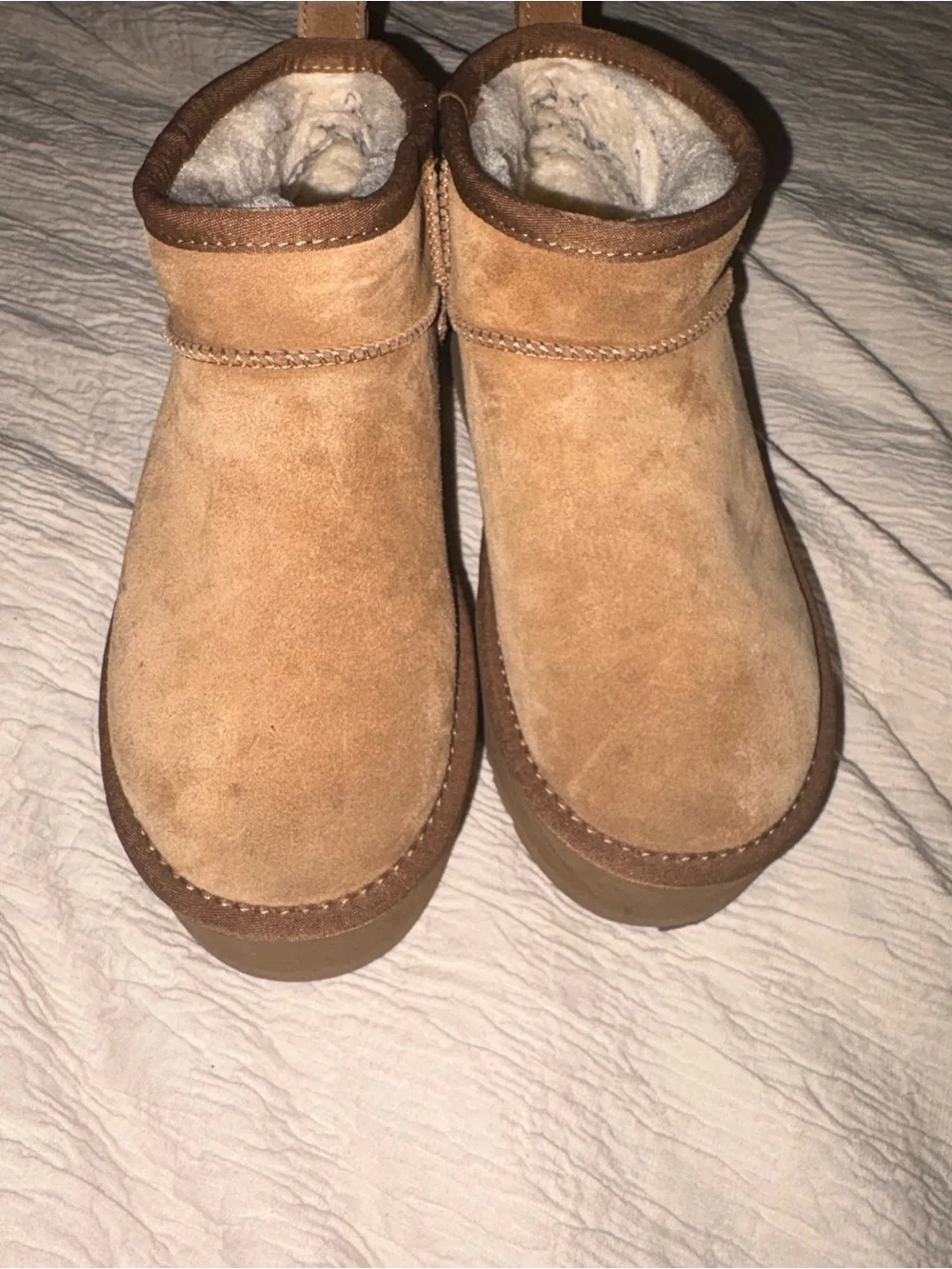 Women’s Classic Ultra Mini Platform Uggs Size 5 style 1135092